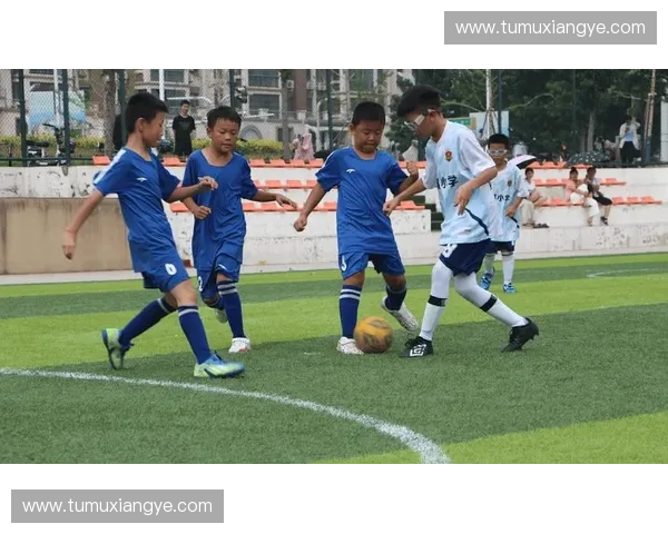 昨日足球大战精彩纷呈 多支球队上演逆袭好戏 赛场风云再起